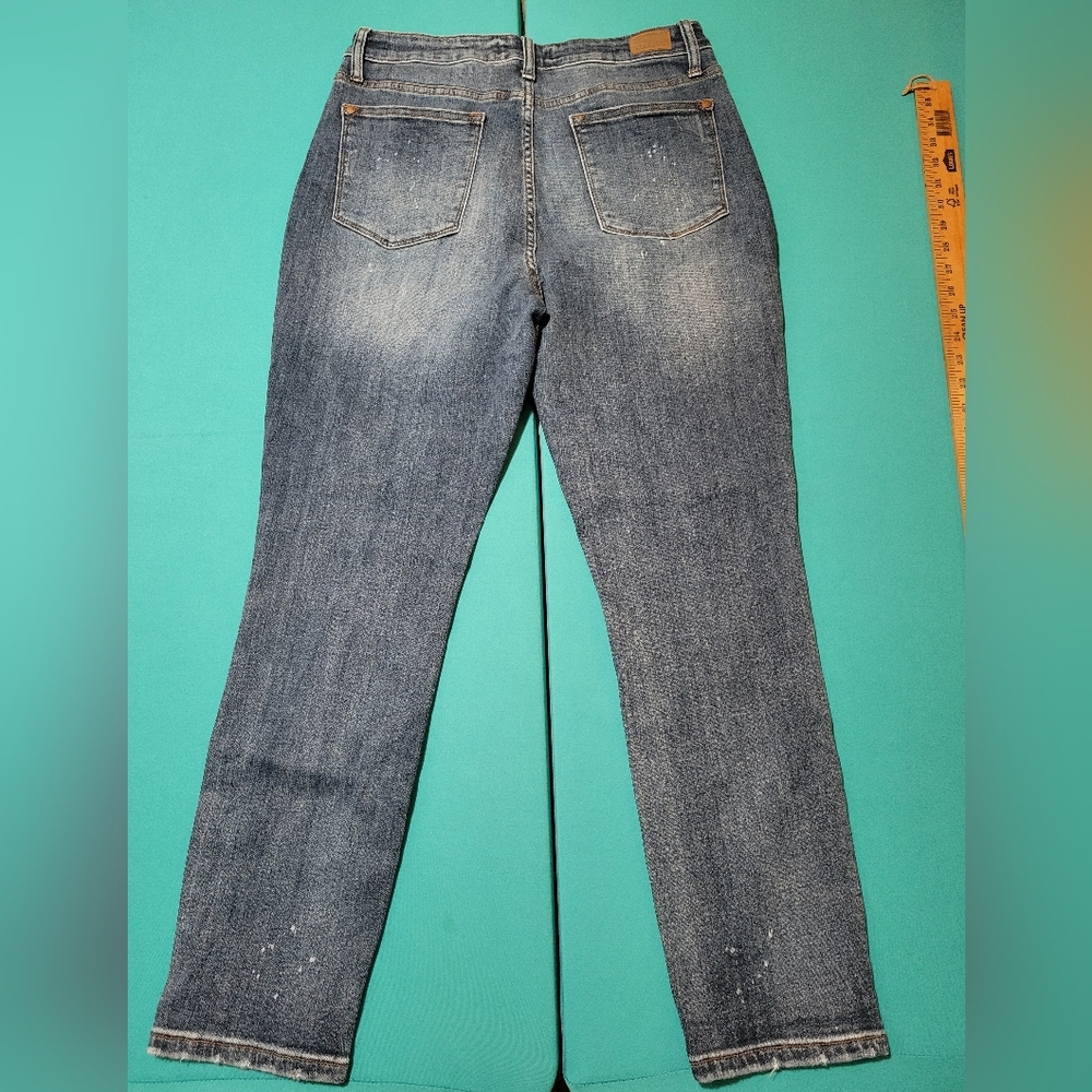 Judy Blue Boyfriend Fit Bleach Splatter Detail Medium Wash Size 31 Straight Leg - Picture 3 of 11